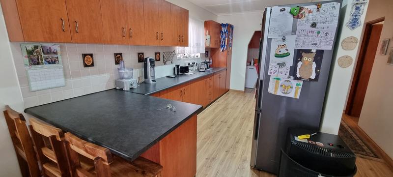 4 Bedroom Property for Sale in Fraaiuitsig Western Cape